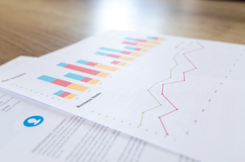 Business balance scale showing break-even analysis