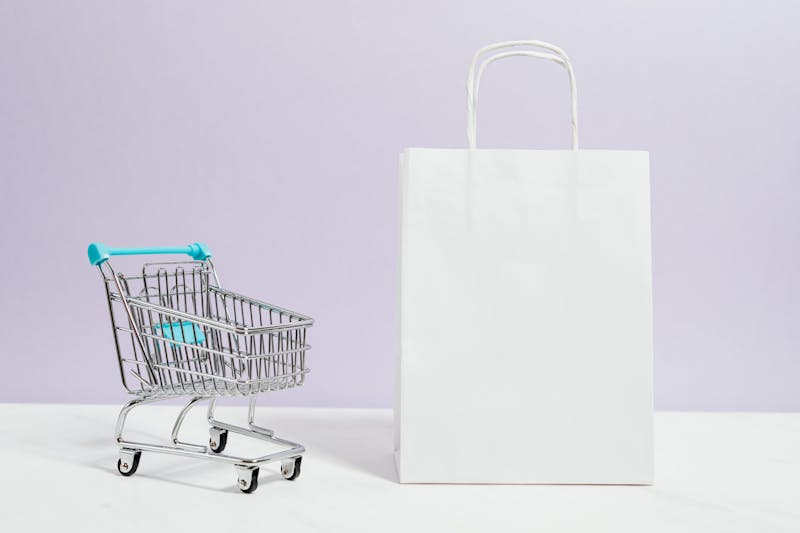 Shopping cart with price comparison labels